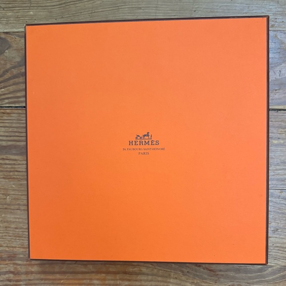 HERMES Scarf Carre90 Silk Square GRAND UNIFORME with box like new - Picture 8 of 8